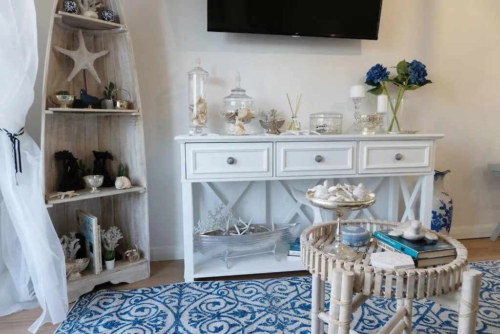 Luxurious Beach Front Apt With Ocean View Balcony Glenelg